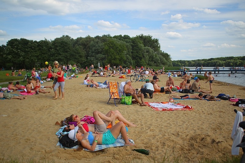 Poznaniacy wypoczywają nad Rusałką i Strzeszynkiem