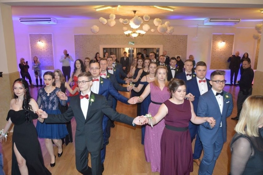 W sobotę w Hotelu Promień odbył się bal maturalny II Liceum...