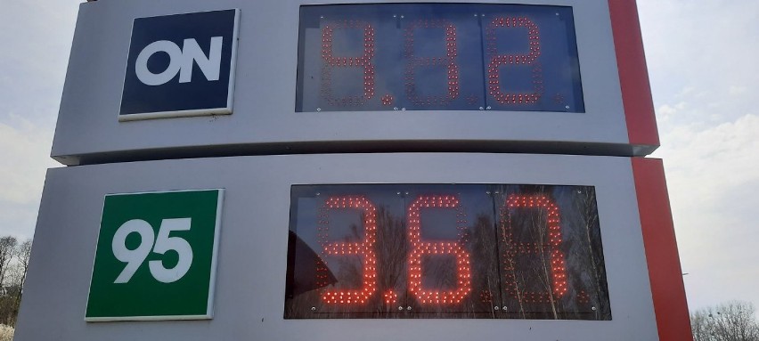 Niższe ceny paliw na trzech stacjach miejskich spółek - to kolejne wsparcie miasta Konin dla przedsiębiorców oraz mieszkańców 