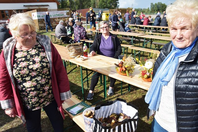 Święto Grzyba Leśnego w Niwkach Książęcych (gmina Międzybórz) rokrocznie ściąga tłumy grzybiarzy z całej okolicy. Przyjeżdżają m.in. mieszkańcy Ostrowa Wielkopolskiego, Wrocławia, Oleśnicy.