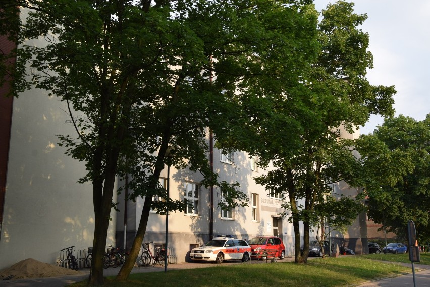 Póki co pacjenci zostali przeniesieni na Oddział Wewnętrzny SP ZOZ w Lublińcu lub na Oddziały Chorób Płuc i Gruźlicy w Częstochowie, Siewierzu i Jaroszowcu.