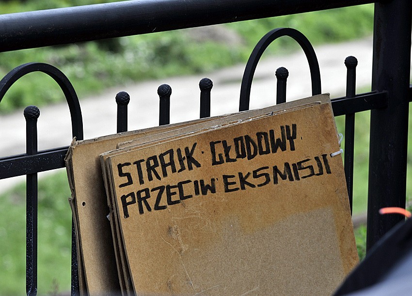 Protest w Gdańsku przed UM. Prowadzi strajk głodowy przeciwko eksmisji