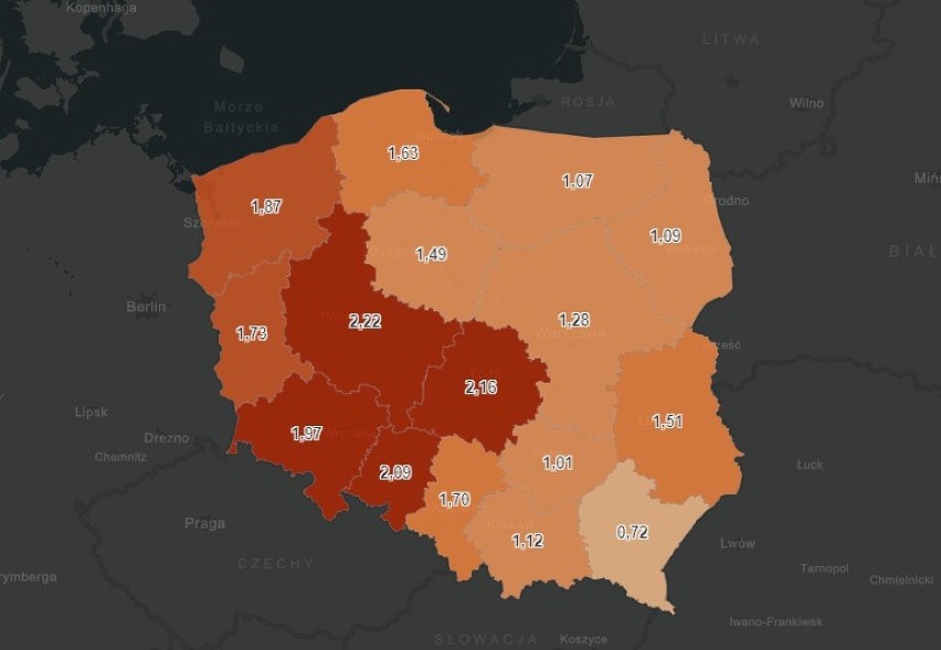 Liczba zakażeń koronawirusem w województwach w przeliczeniu...