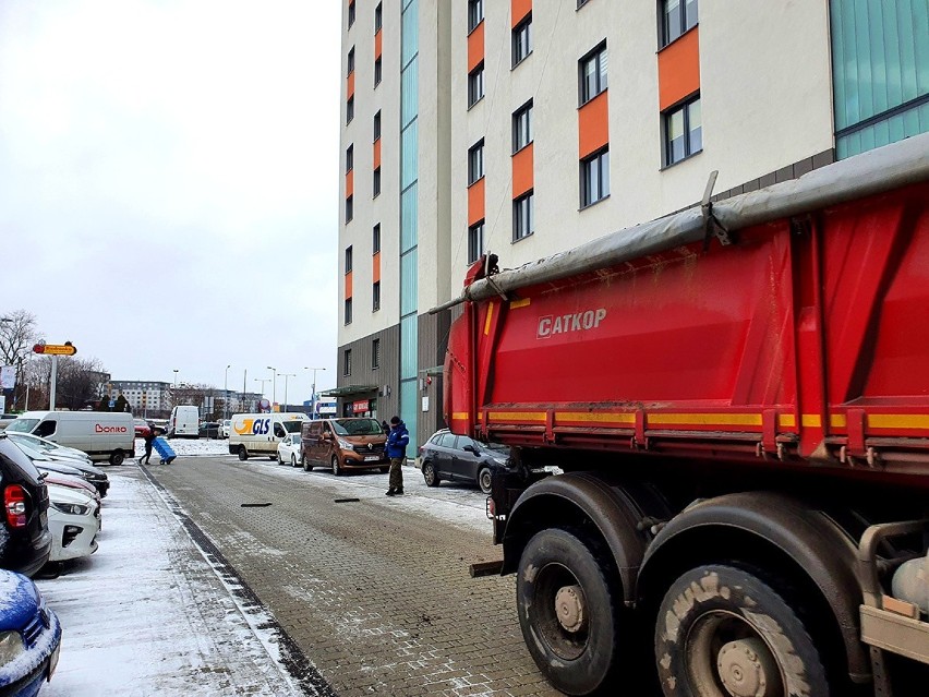 Kraków. Mierzą drgania - czy budynki i ludzie wytrzymają przejazd tramwaju do Mistrzejowic