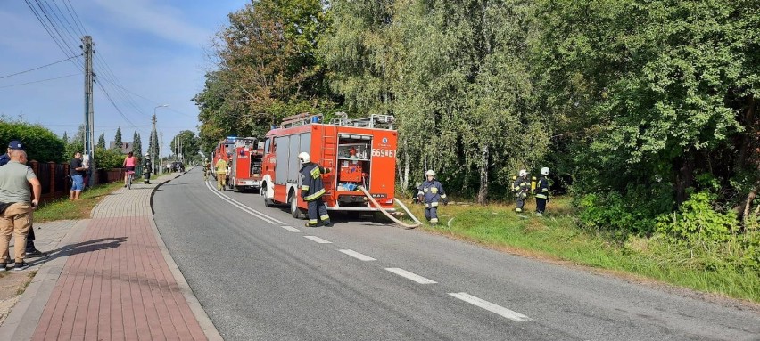 Strażacy gasili pożar pustostanu w Skrzyszowie