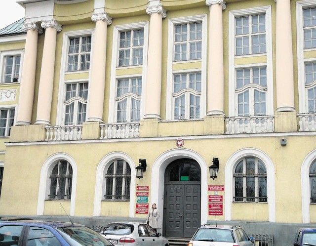Na wymianę okien w budynku starostwa potrzeba 3 mln złotych