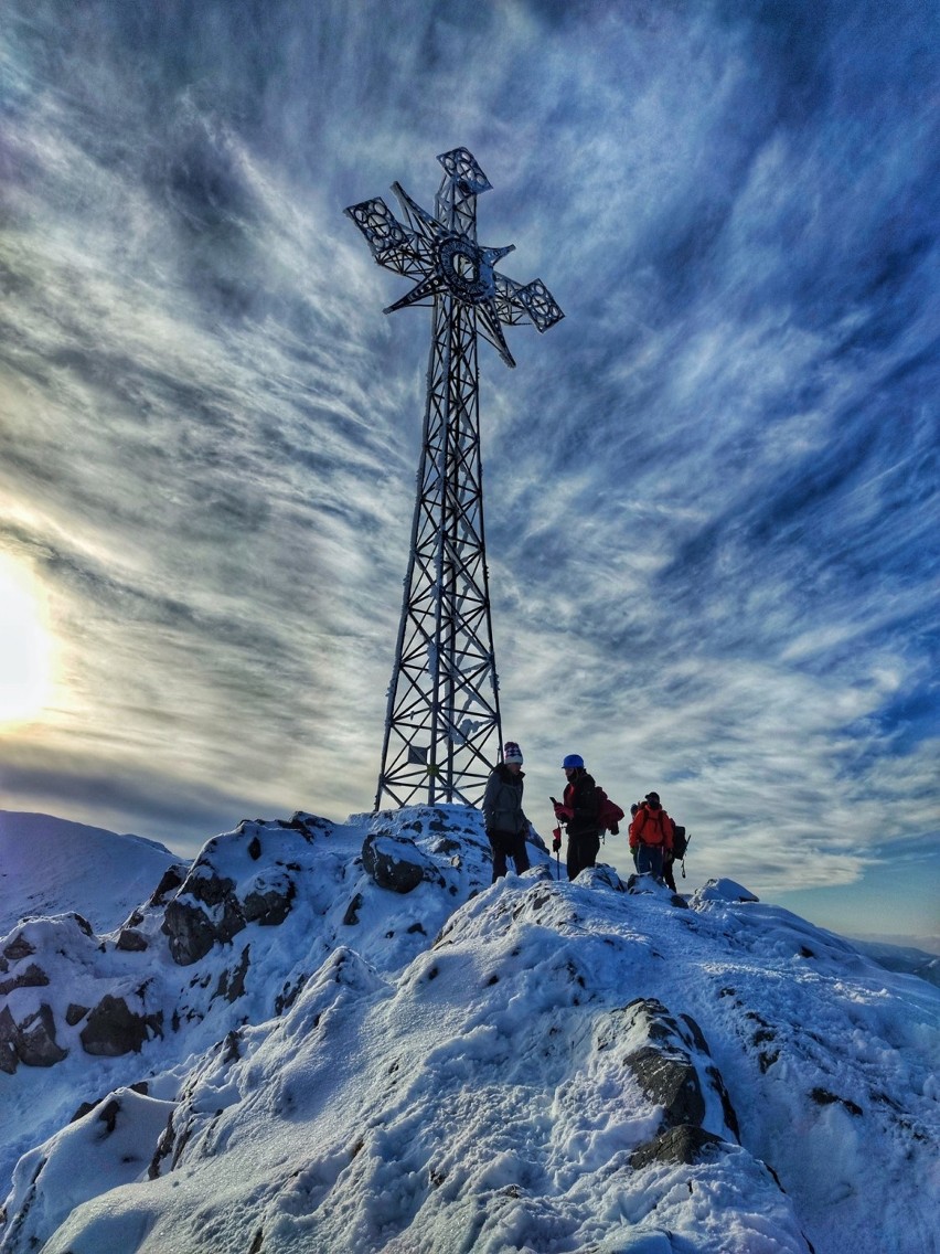 Giewont w zimowej odsłonie prezentuje się wyjątkowo okazale! [ZDJĘCIA] 12.01.2021