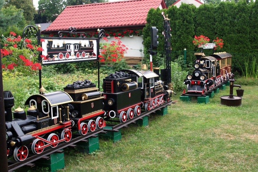 Lublin: Z miłości do kolei zbudował trzy parowozy i postawił w swoim ogródku