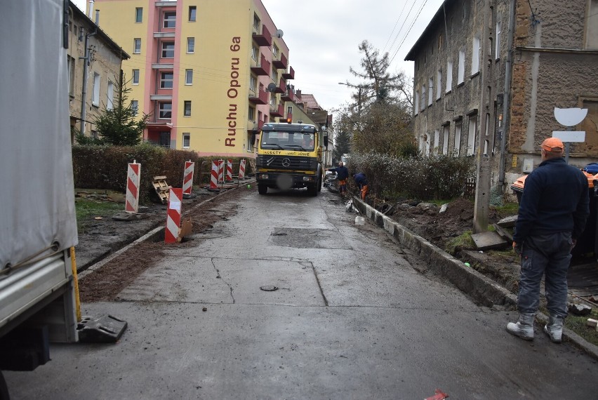 Remontują fragment ulicy Ruchu Oporu