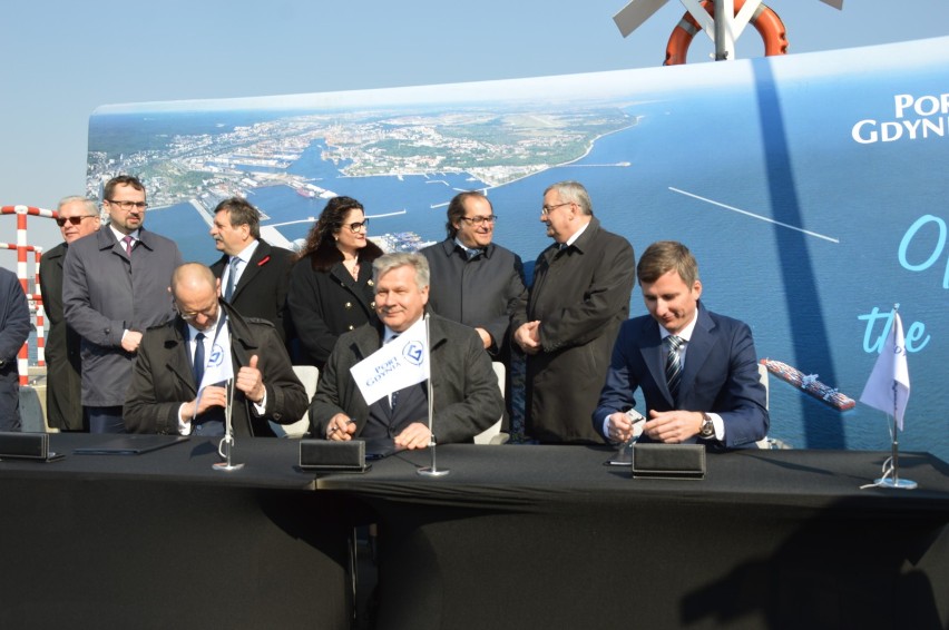 Gdyński port stawia na kolej. Przebudowanych zostanie siedem kilometrów torowisk [zdjęcia]