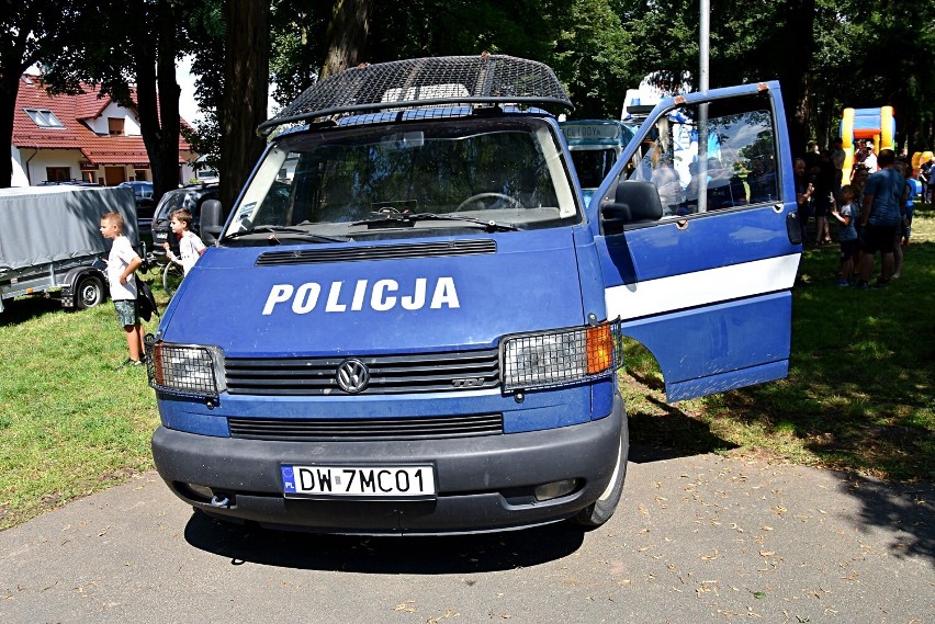 Wystawa broni, sprzęt wojskowy i liczne atrakcje na pikniku w Dobroszycach
