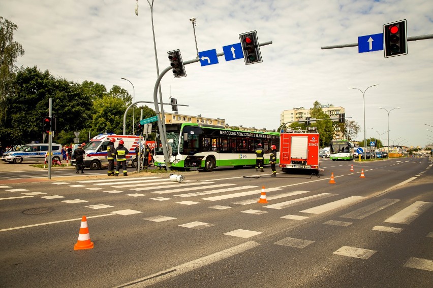 Jechałeś tym autobusem? Po wypadku policja szuka pasażerów!