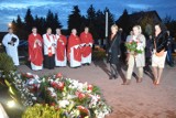 Bełchatowianie złożyli wieńce pod tablicą błogosławionego księdza Jerzego Popiełuszki