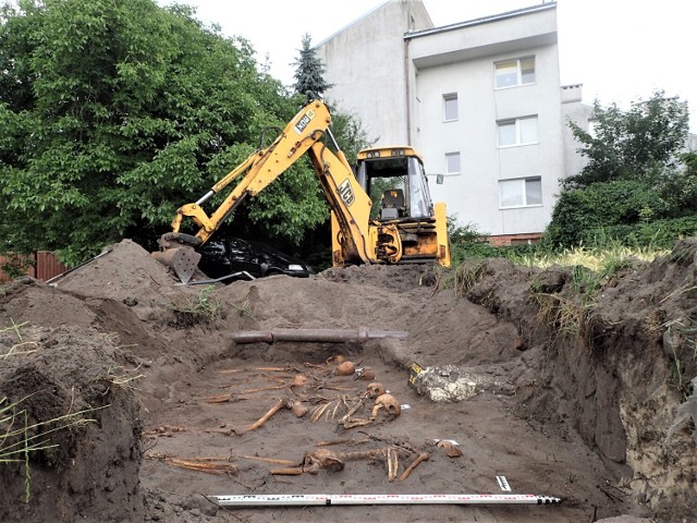 Ekshumowane w Goleniowie szczątki niemieckiej rodziny trafią na cmentarz w Glinnej