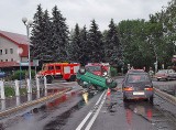 Wypadek w Krośnie. Matiz przewrócił się na dach [zdjęcie]