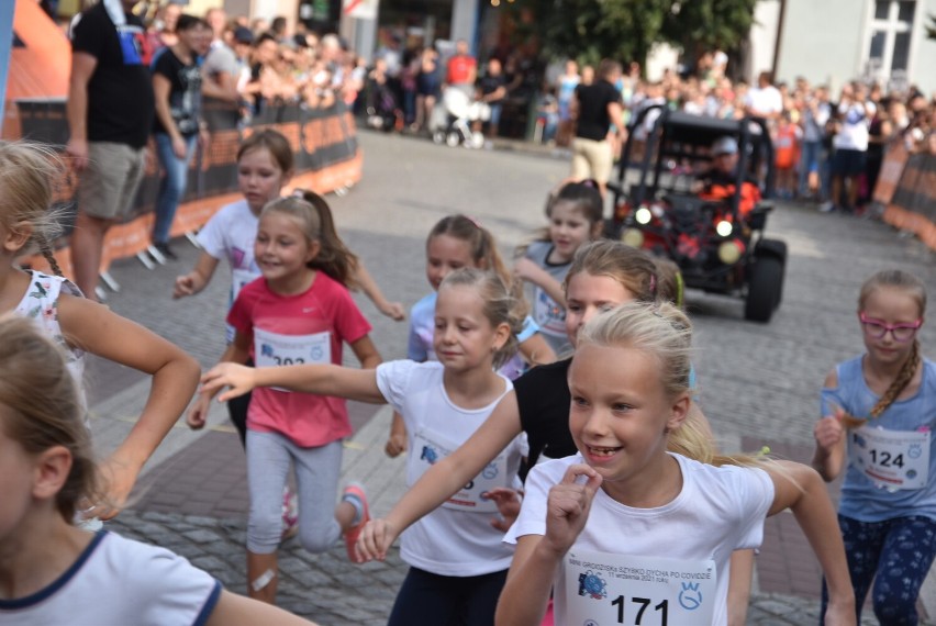 Mini Grodziska Dycha po Covidzie. Dzieci i młodzież pobiegły ulicami miasta