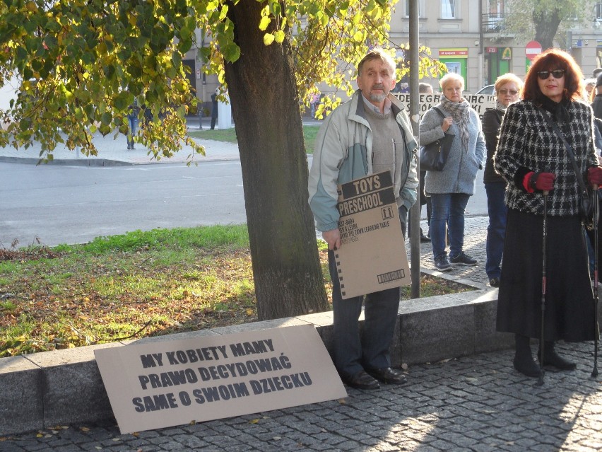 Czarny protest w Częstochowie ZDJĘCIA