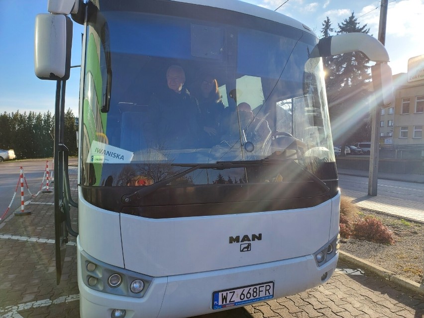 Flota Powiatowego Zakładu Transportu w Opatowie powiększyła się o kolejny autobus. Zobaczcie zdjęcia 
