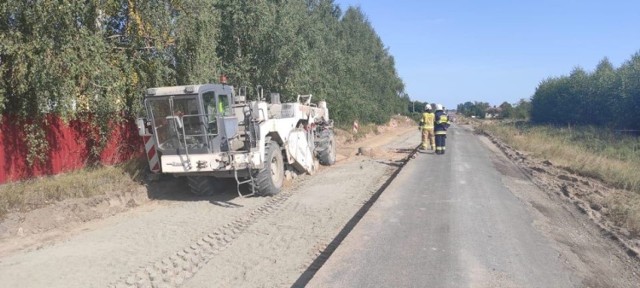 Maszyna do prac drogowych uszkodziła gazociąg w gminie Lisewo. Ewakuowano kilkanaście osób