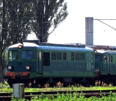 Na odcinku od Szczańca do Zbąszynka tymczasowo trakcję elektryczną zastąpiły lokomotywy spalinowe.