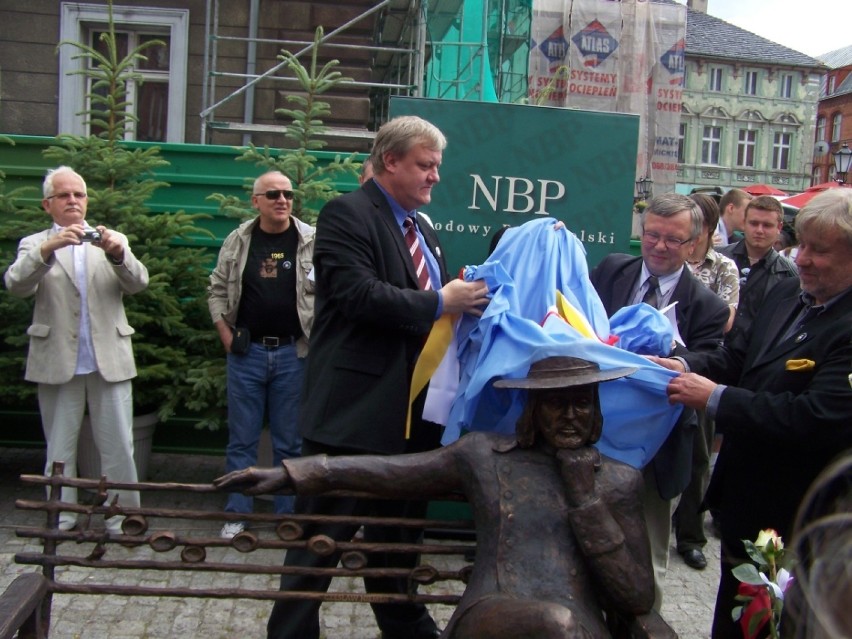 Osłonięcie ławeczki Niemena w Świebodzinie, 20 czerwca 2009...