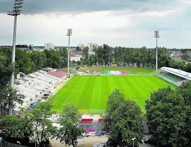 Kameralny stadion na Oporowskiej ma swój klimat