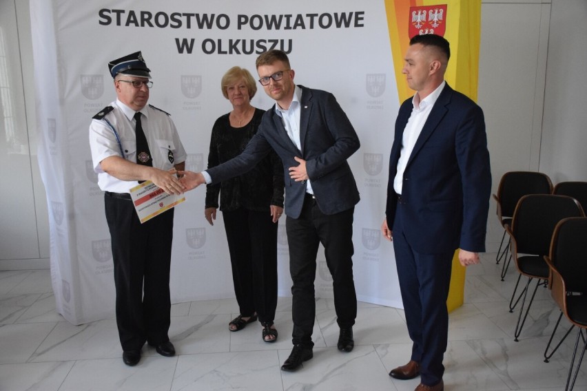 Wręczenie dofinansowań dla OSP z Powiatu Olkuskiego