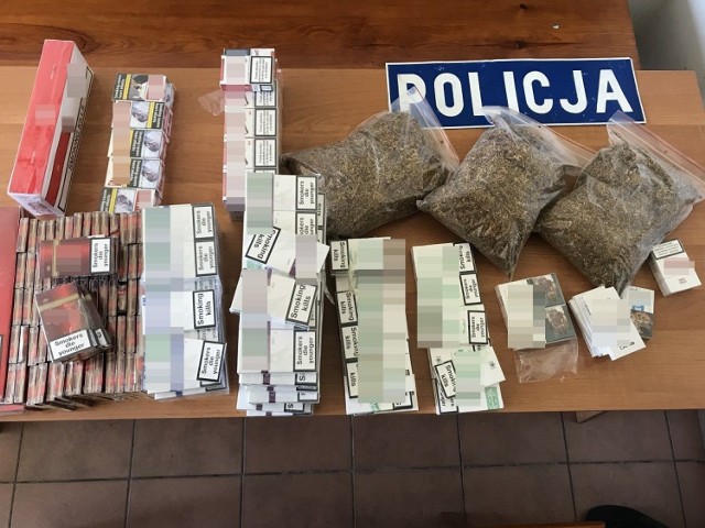 Policjanci zabezpieczyli 3 worki tytoniu o łącznej wadze ponad 1,5 kilograma oraz ponad#6 tysięcy sztuk papierosów