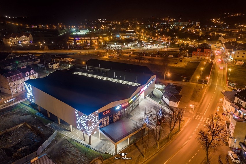 Gorlice. Nocne zdjęcia z drona zachwycają [ZDJĘCIA]