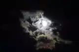 WSCHOWA. Burzowy, niesamowity spektakl na nocnym niebie widziany z okna [ZDJĘCIA]