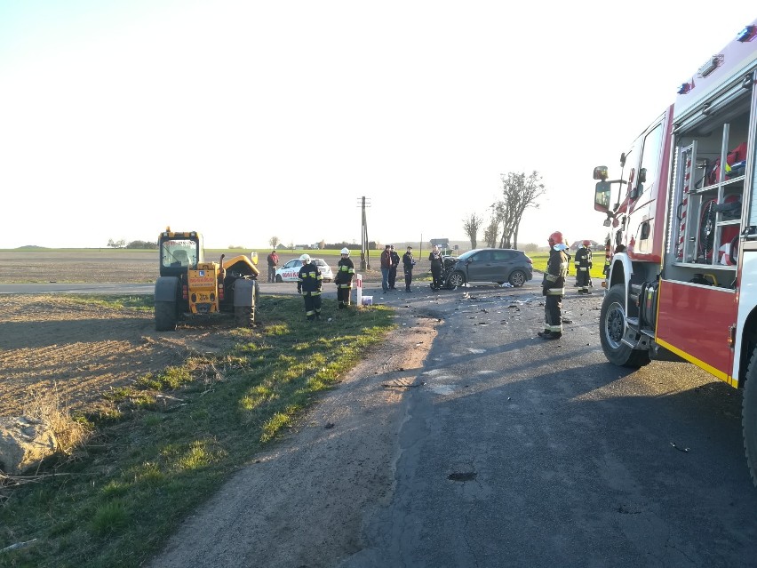 Wypadek w Słupie. Jedna osoba trafiła do szpitala [zdjęcia]