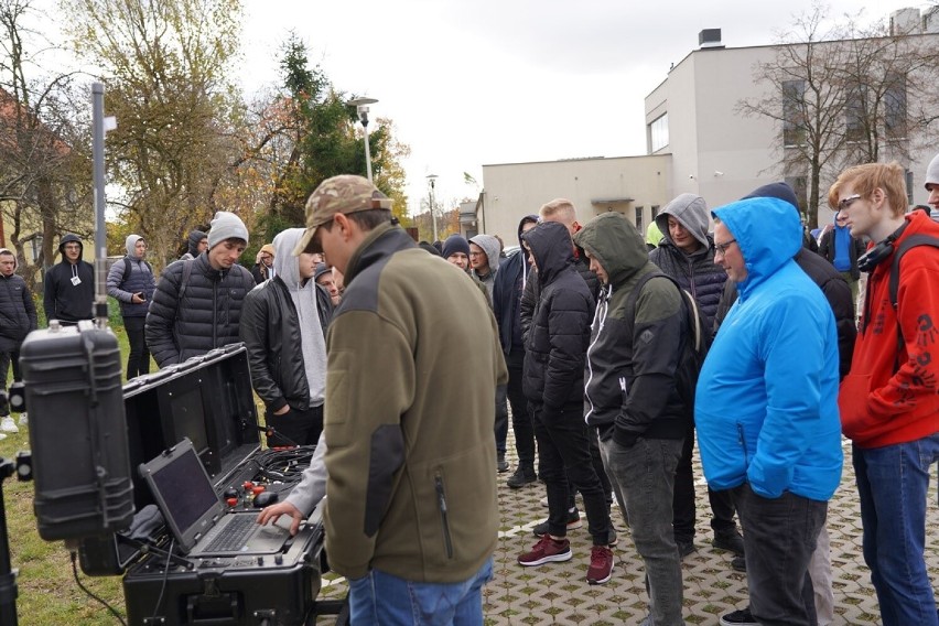 Państwowa Uczelnia Zawodowa w Suwałkach zaprezentowała wyjątkowy pojazd, który może być wykorzystany w wojsku