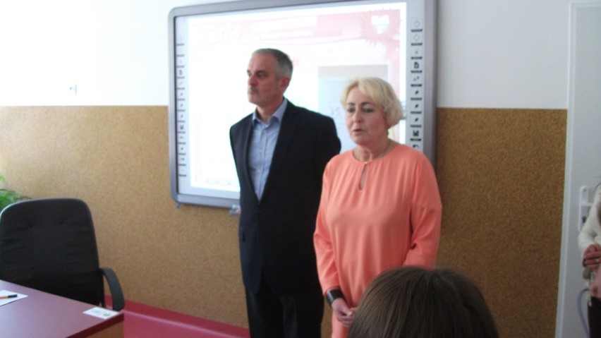 Szkoła podstawowa nr 30 z Wałbrzycha ma nową pracownię multimedialną do nauki języka angielskiego 