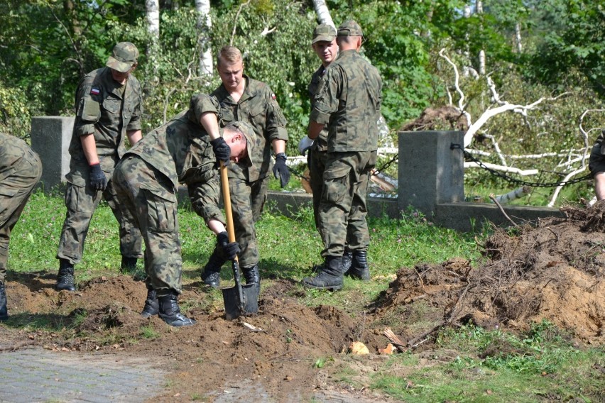 Żołnierze porządkują teren w okolicach Krojant