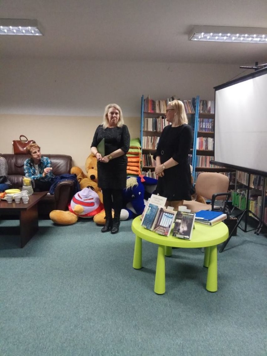 Biblioteka w Margoninie zorganizowała spotkanie z pisarką Magdaleną Ludwiczak [FOTO]