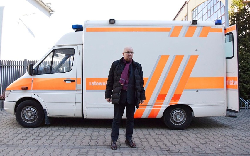Akademia Kaliska przekazała Ambulans ukraińskiemu wojsku. ZDJĘCIA