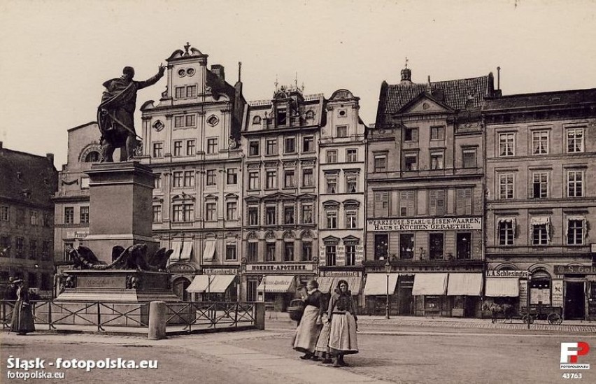 Na zdjęciu widoczny jest pomnik Gebharda Leberechta...