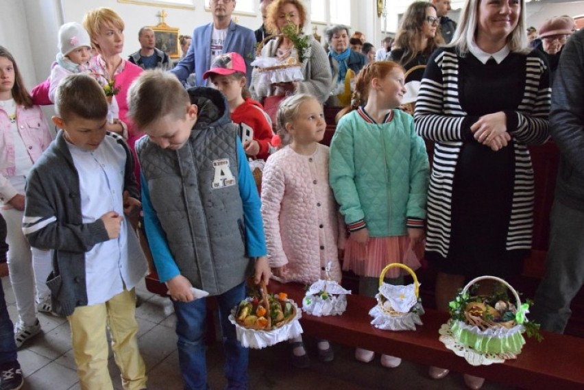 Pruszcz Gdański: Święcenie pokarmów w kościele pw. Matki Boskiej Nieustającej Pomocy [ZDJĘCIA]