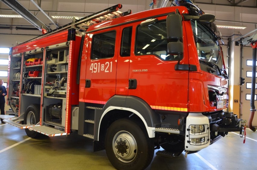 Nowy Dwór Gdański. Strażacy otrzymali nowy sprzęt ratowniczy [ZDJĘCIA]