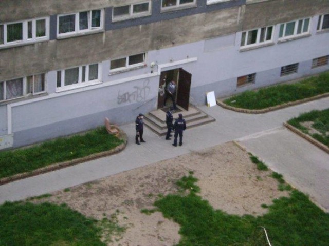 Akcja policji przy ul. Bolesławieckiej we Wrocławiu, gdzie doszło do morderstwa