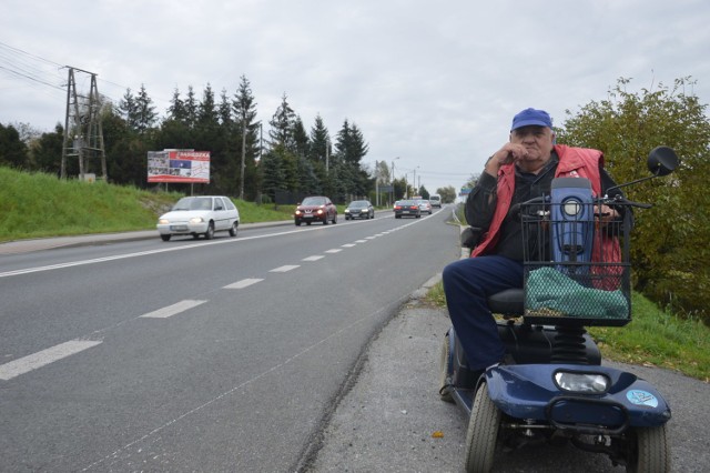 Mieszkańcy protestują, likwidacja przejścia dla pieszych bardzo skomplikowała im życie