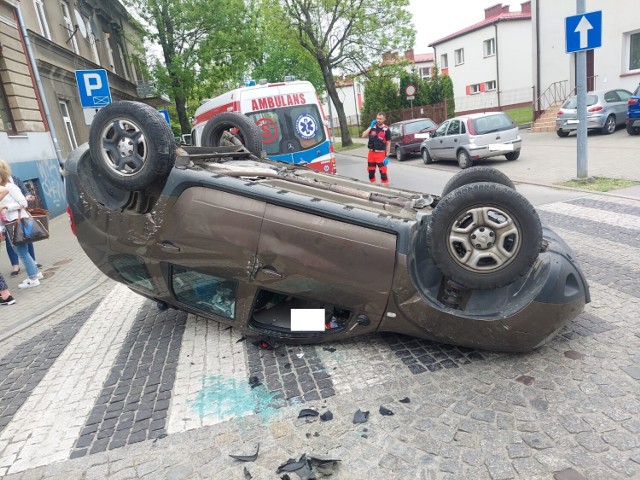 Groźna kolizja na skrzyżowaniu ul. Bema i Bandrowskiego w Tarnowie