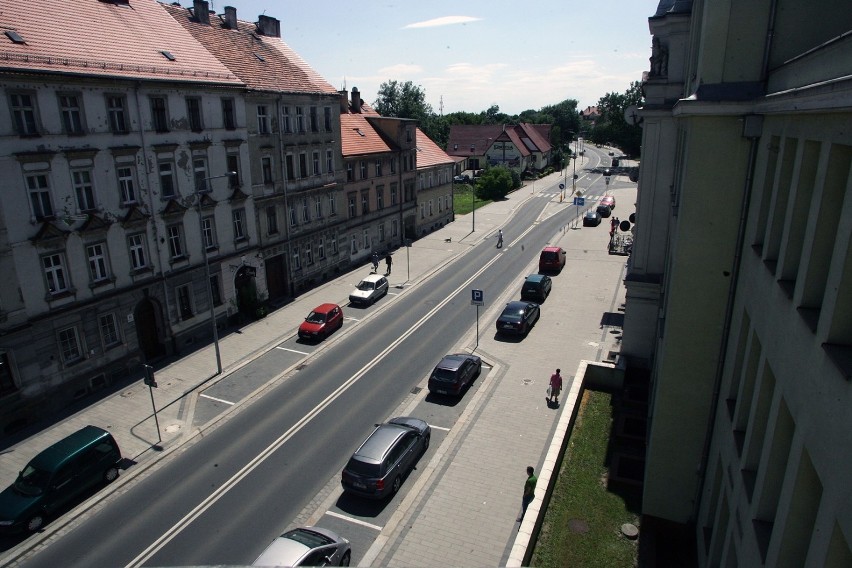 Najdłuższą ulicą w mieście jest ulica Jaworzyńska ma 6676 metrów.