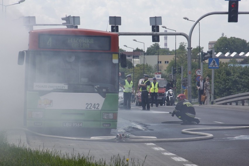 Pożar autobusu na al. Spółdzielczości Pracy