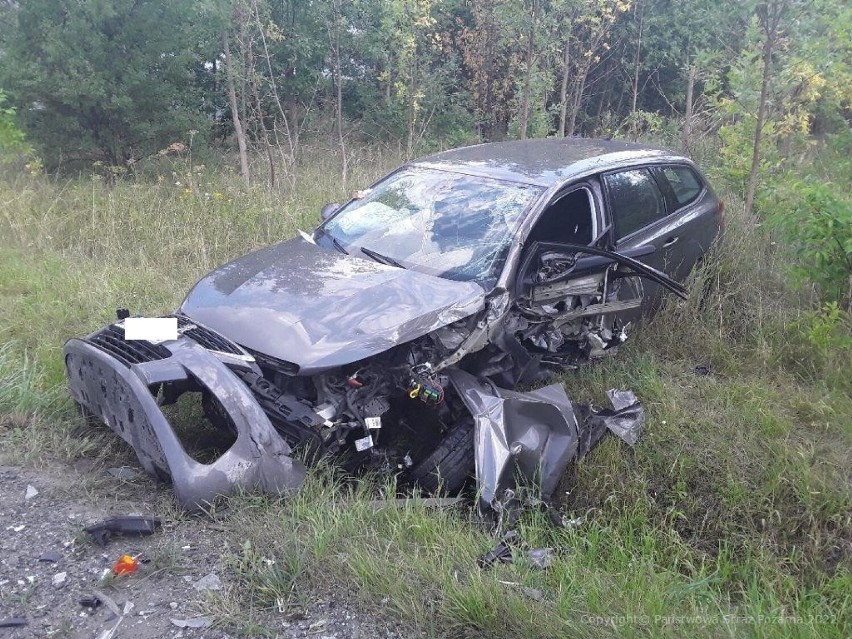 Wypadek w Bloku Dobryszyce (gm. Dobryszyce). Dwaj kierowcy w szpitalu