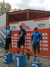 Mateusz Półrola z KBKS Radomsko na podium Garmin Triminator w Radkowie