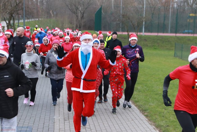 Mikołajkowy ParkRun we Włocławku, sobota, 10 grudnia 2022 roku.