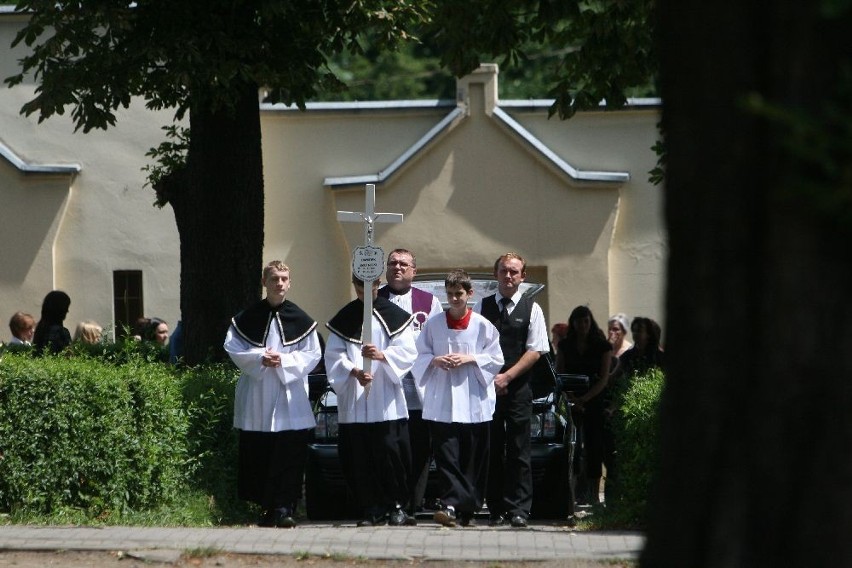 Pogrzeb dwumiesięcznego Dawida z Zabrza Biskupic. Prokuratura podejrzewa ojca o śmiertelne pobicie