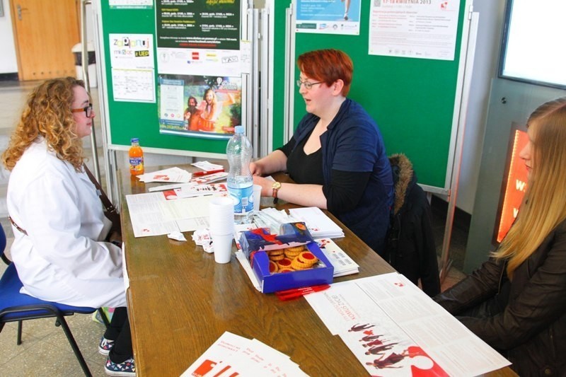Poznań: Studenci pomagają chorym na białaczkę [ZDJĘCIA]