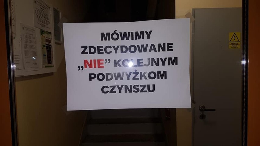 Baner na balkonie u mieszkanki Opalenicy